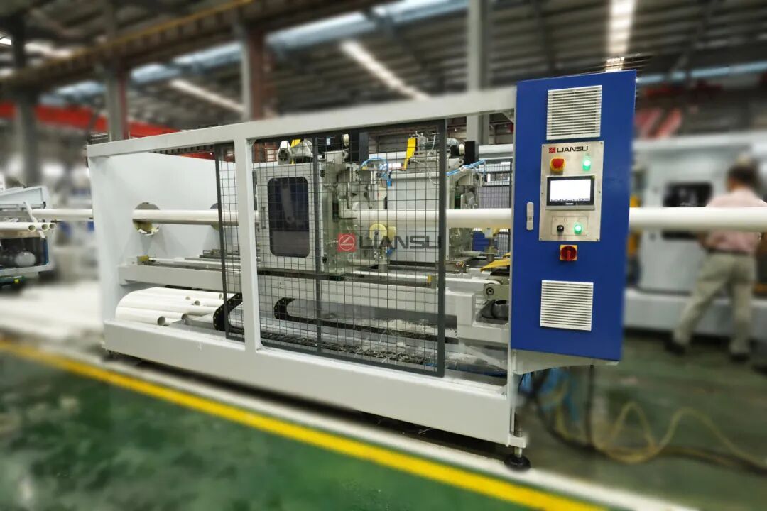 1760433654191217.jpg cutting machine for pvc extrusion line.jpg