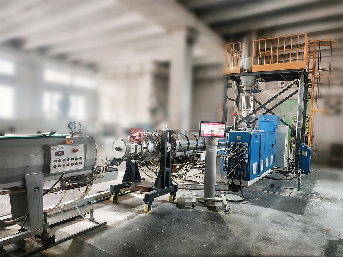 1792120988113969.jpg high speed pvc pipe extrusion line.jpg