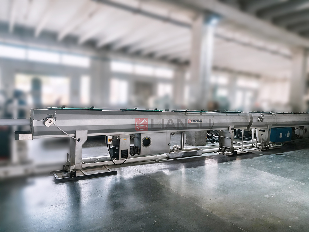 1792121067170099.jpg vacuum tank for high speed pvc pipe extrusion line.jpg